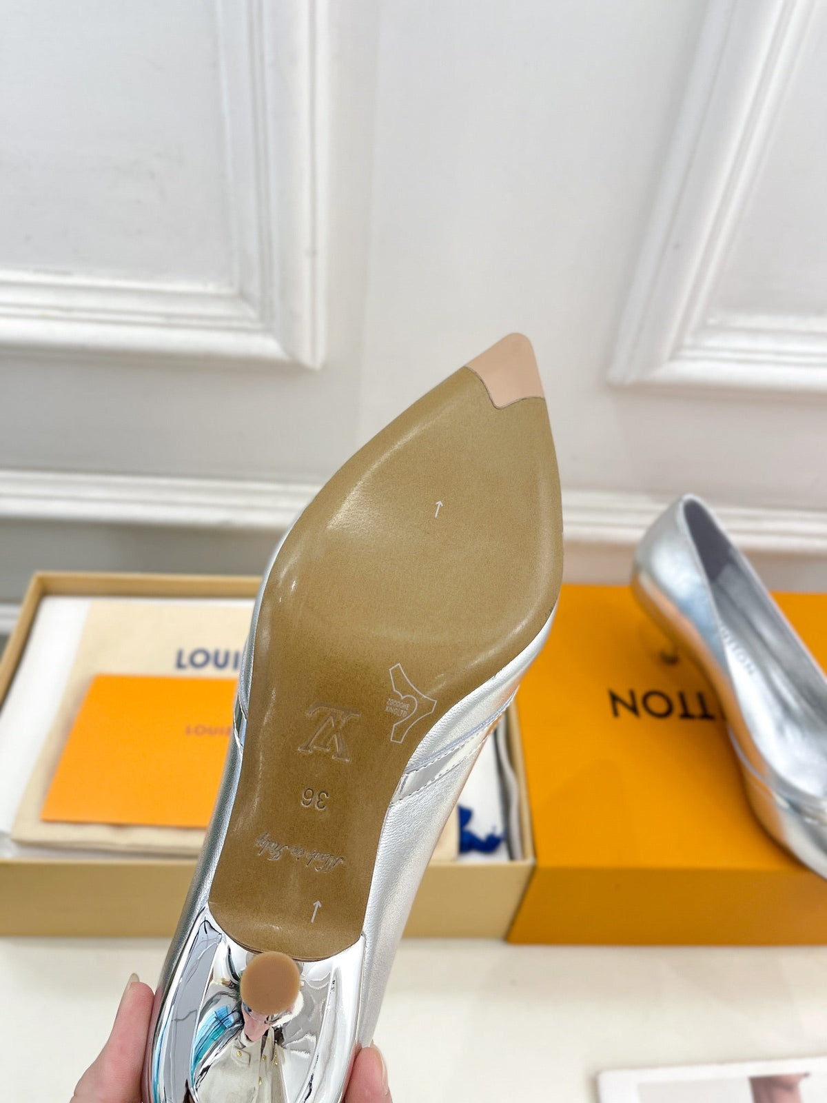 6AM HIGH PUMP 5 CM IN SILVER CALFSKIN