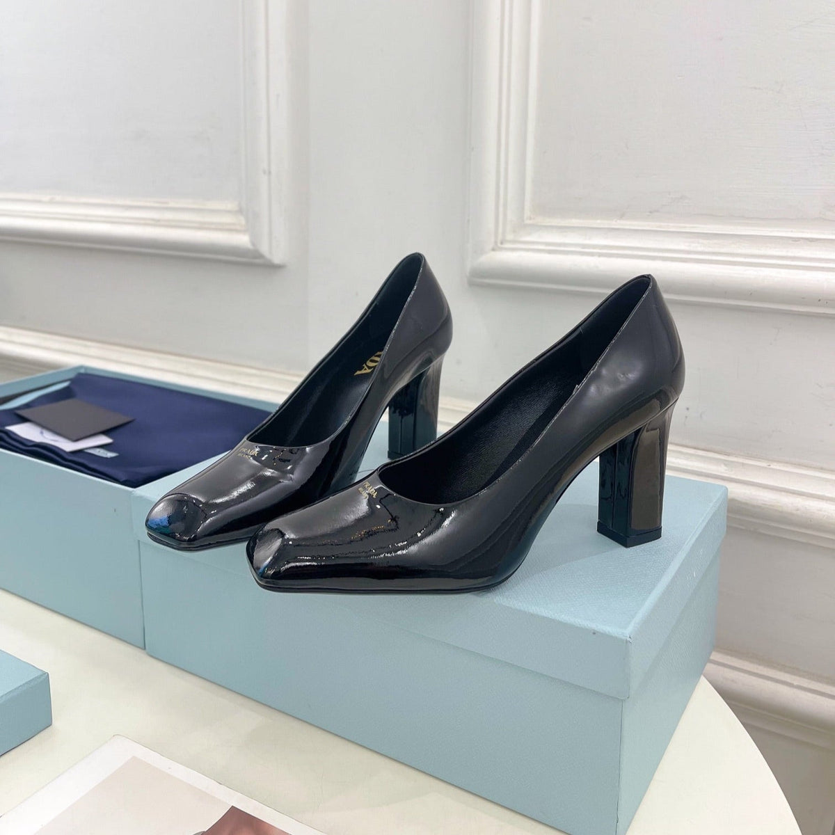 SQUARE TOE HIGH PUMPS IN BLACK GLOSSY CALFSKIN
