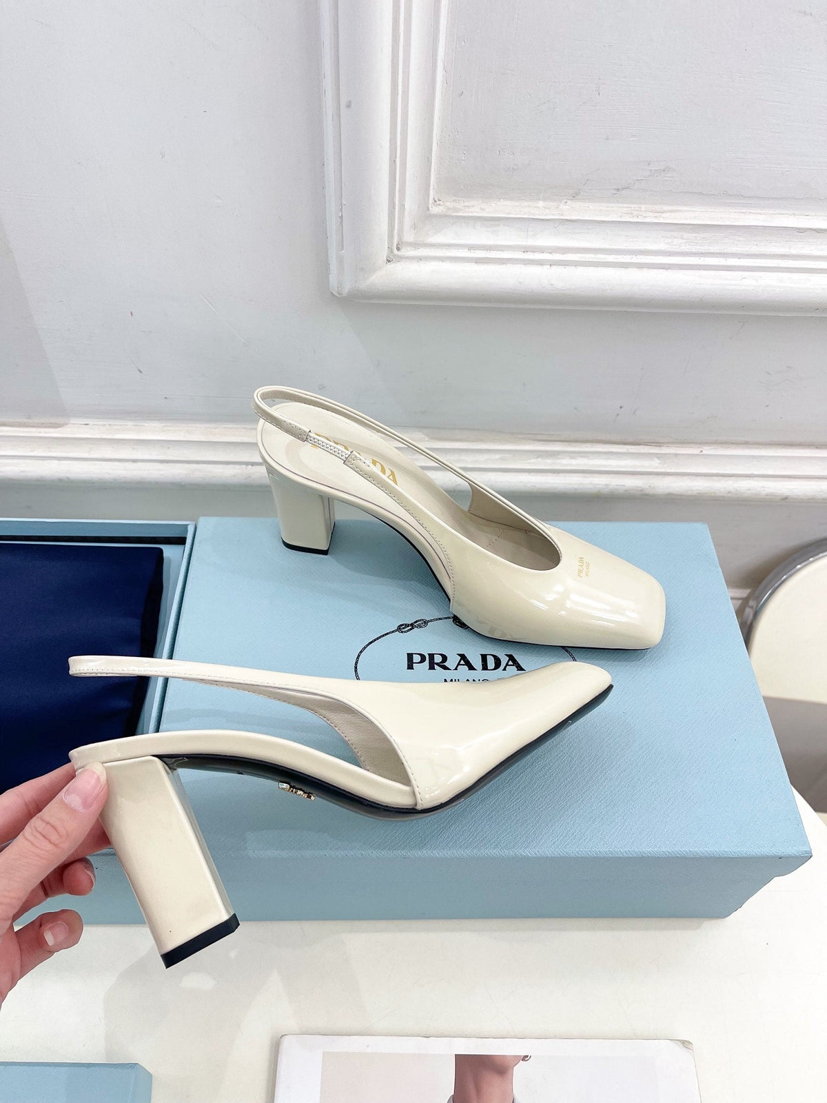 SQUARE TOE SLINGBACK PUMPS IN WHITE GLOSSY CALFSKIN