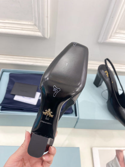 SQUARE TOE SLINGBACK PUMPS IN BLACK SMOOTH LAMBSKIN