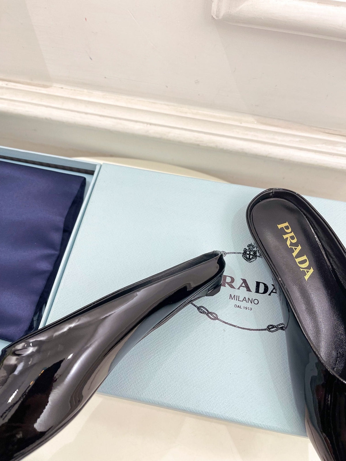 MULES SQUARE TOE IN BLACK SHINY CALFSKIN