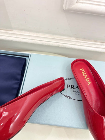 MULES SQUARE TOE IN RED SHINY CALFSKIN