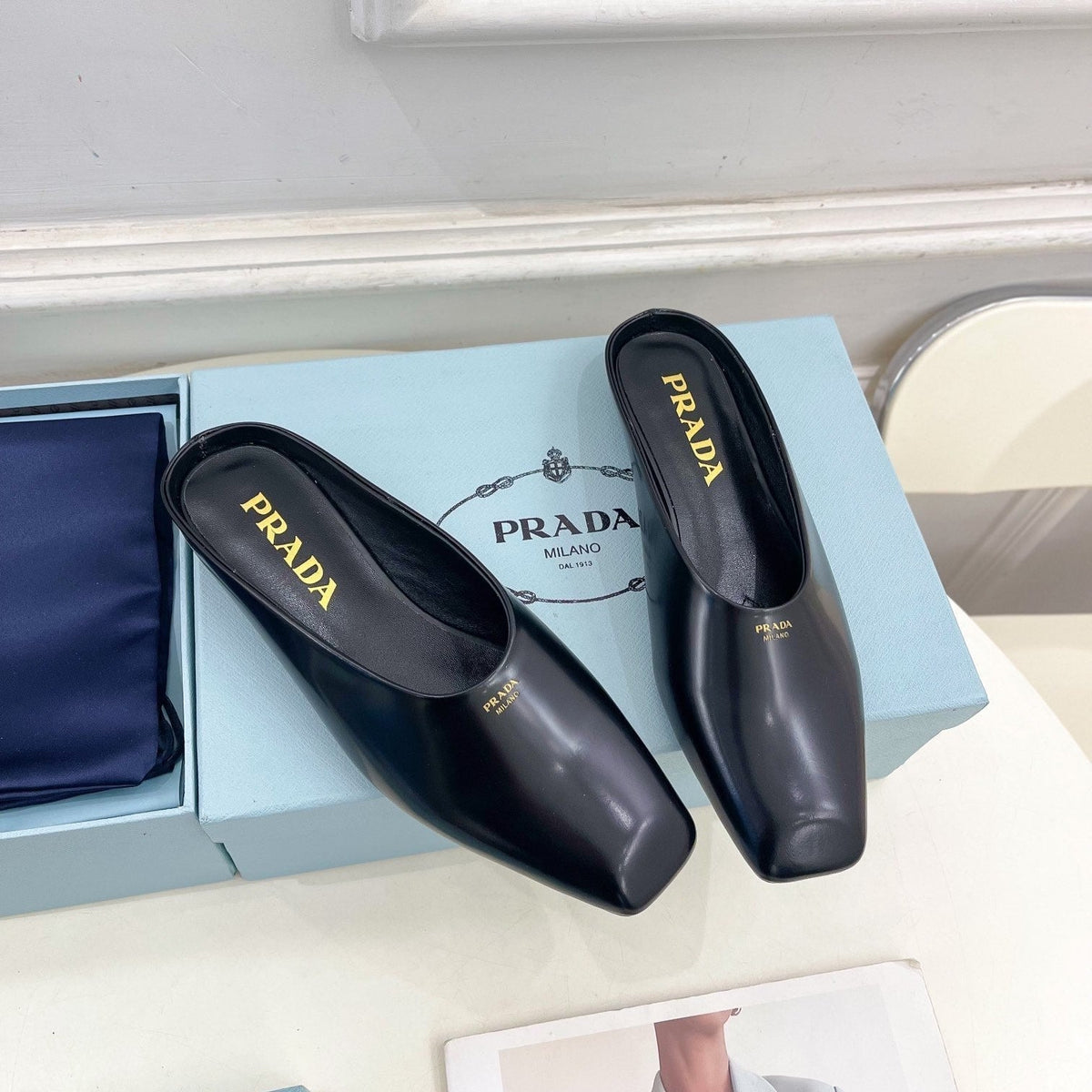 MULES SQUARE TOE IN BLACK SMOOTH LAMBSKIN