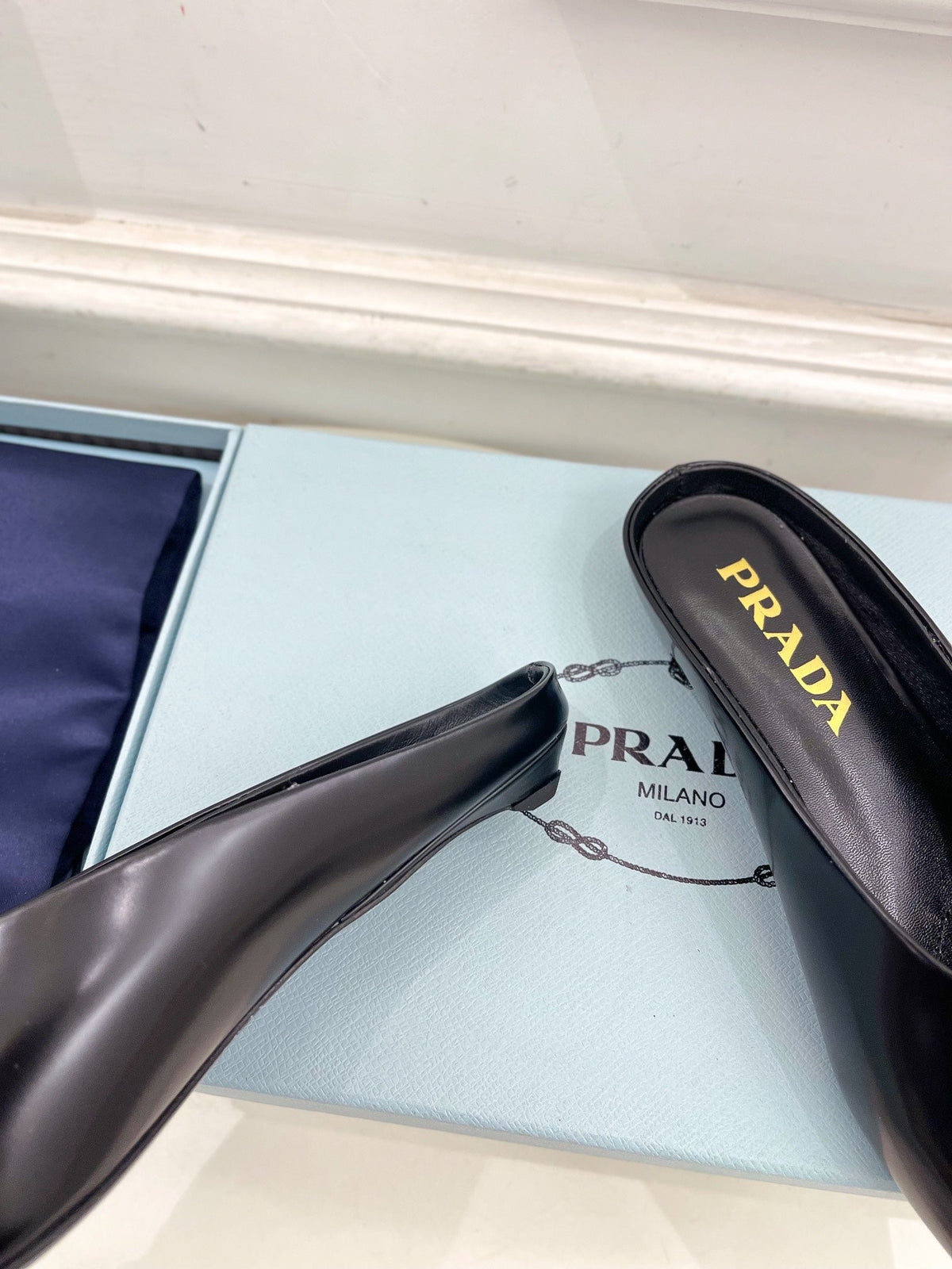 MULES SQUARE TOE IN BLACK SMOOTH LAMBSKIN