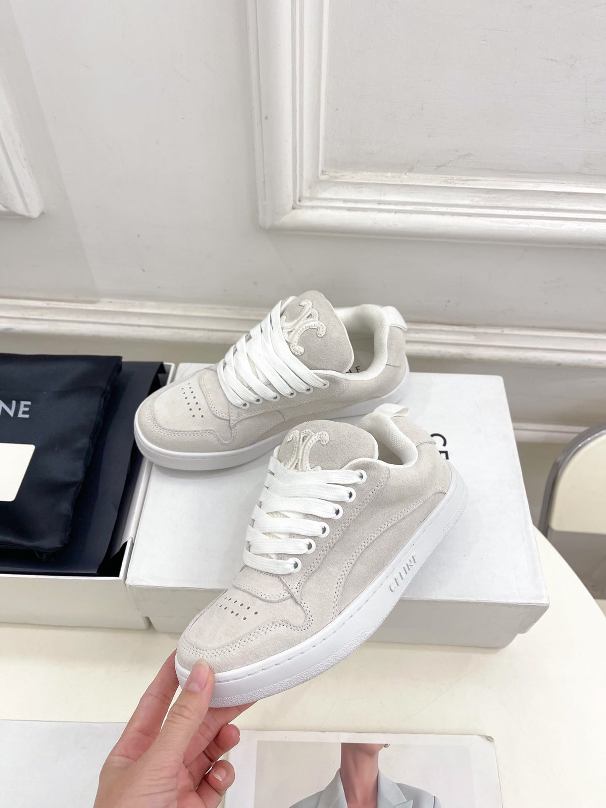 HUNTINGTON LOW LACE-UP SNEAKER IN PALE GRAY SUEDE AND MESH