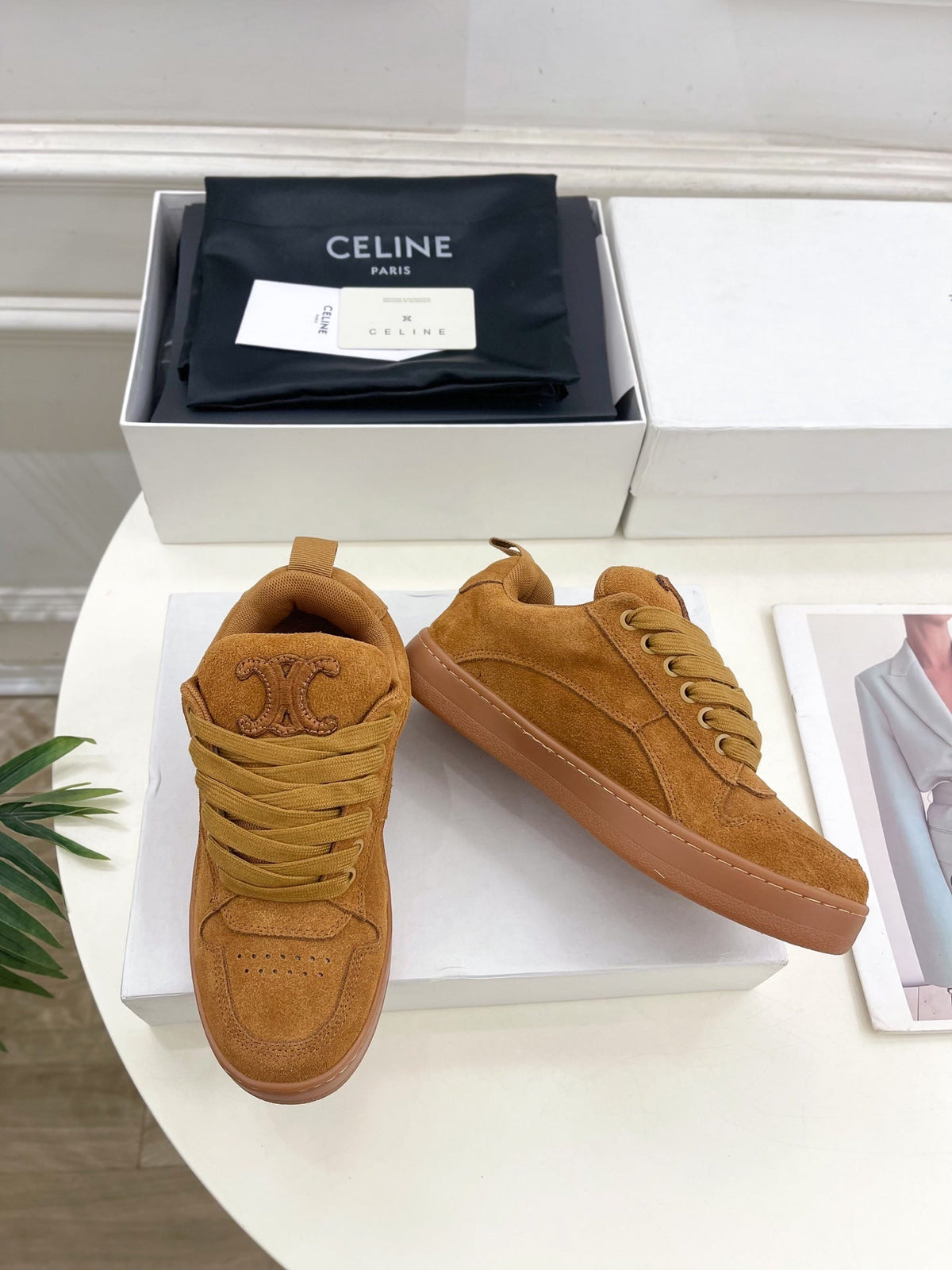 HUNTINGTON LOW LACE-UP SNEAKER IN PERU BROWN SUEDE AND MESH