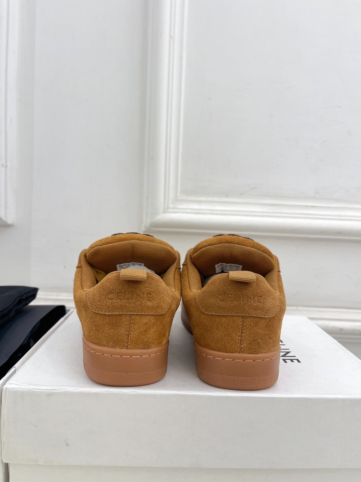 HUNTINGTON LOW LACE-UP SNEAKER IN PERU BROWN SUEDE AND MESH