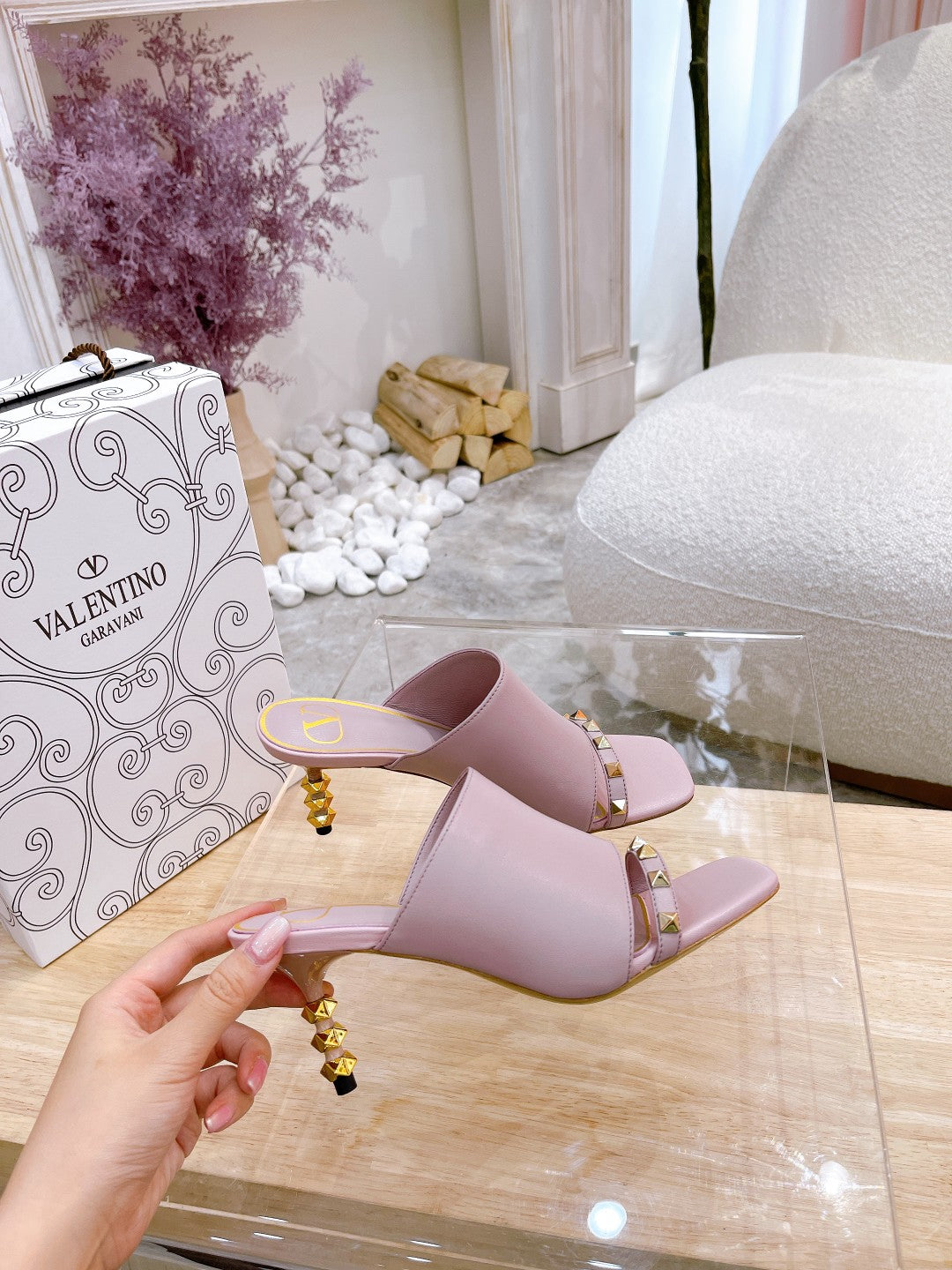 ROCKSTUD TOWER-HEEL MULES IN BABY PINK CALFSKIN 7 CM