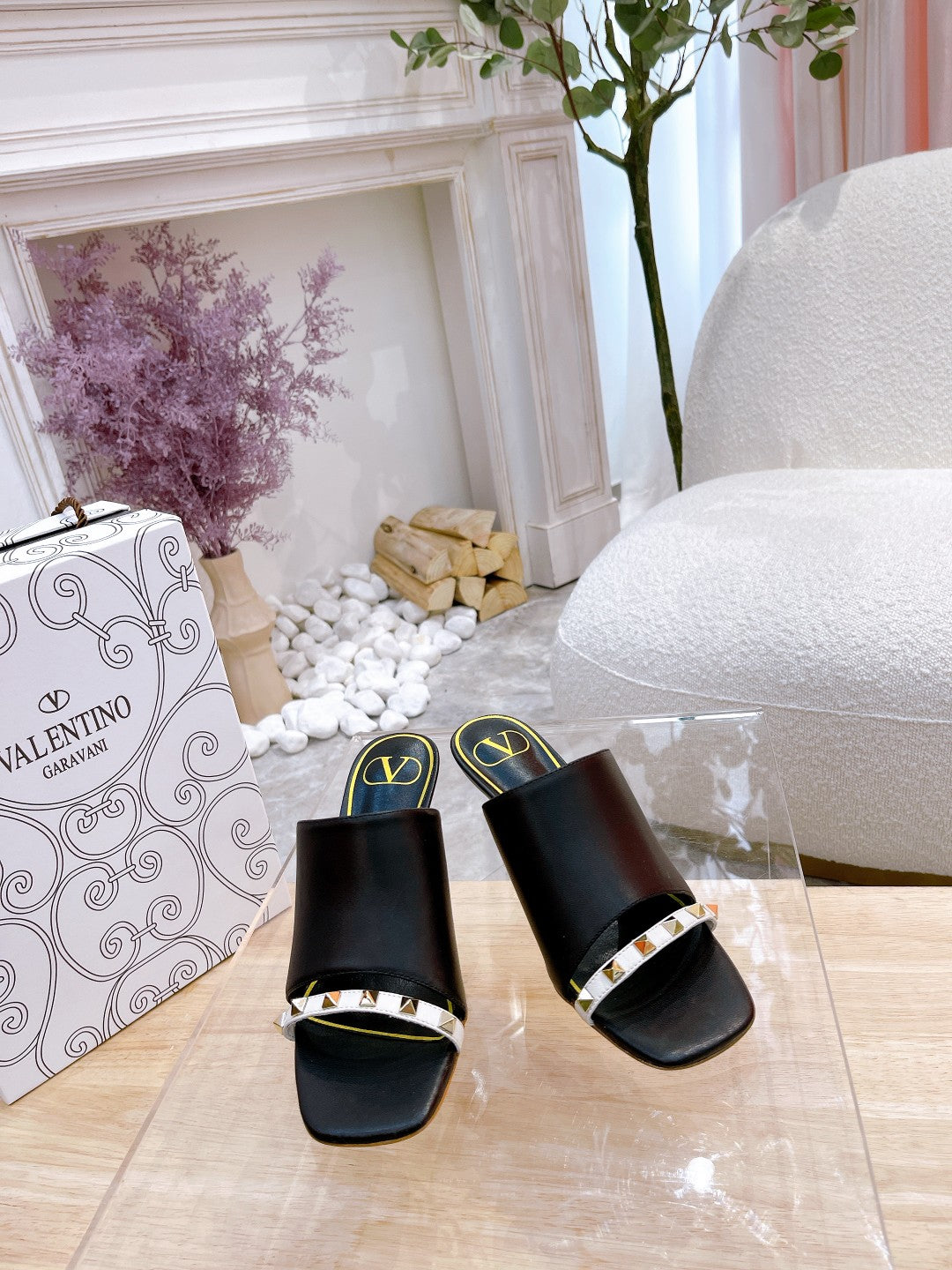 ROCKSTUD TOWER-HEEL MULES IN BLACK CALFSKIN 7 CM