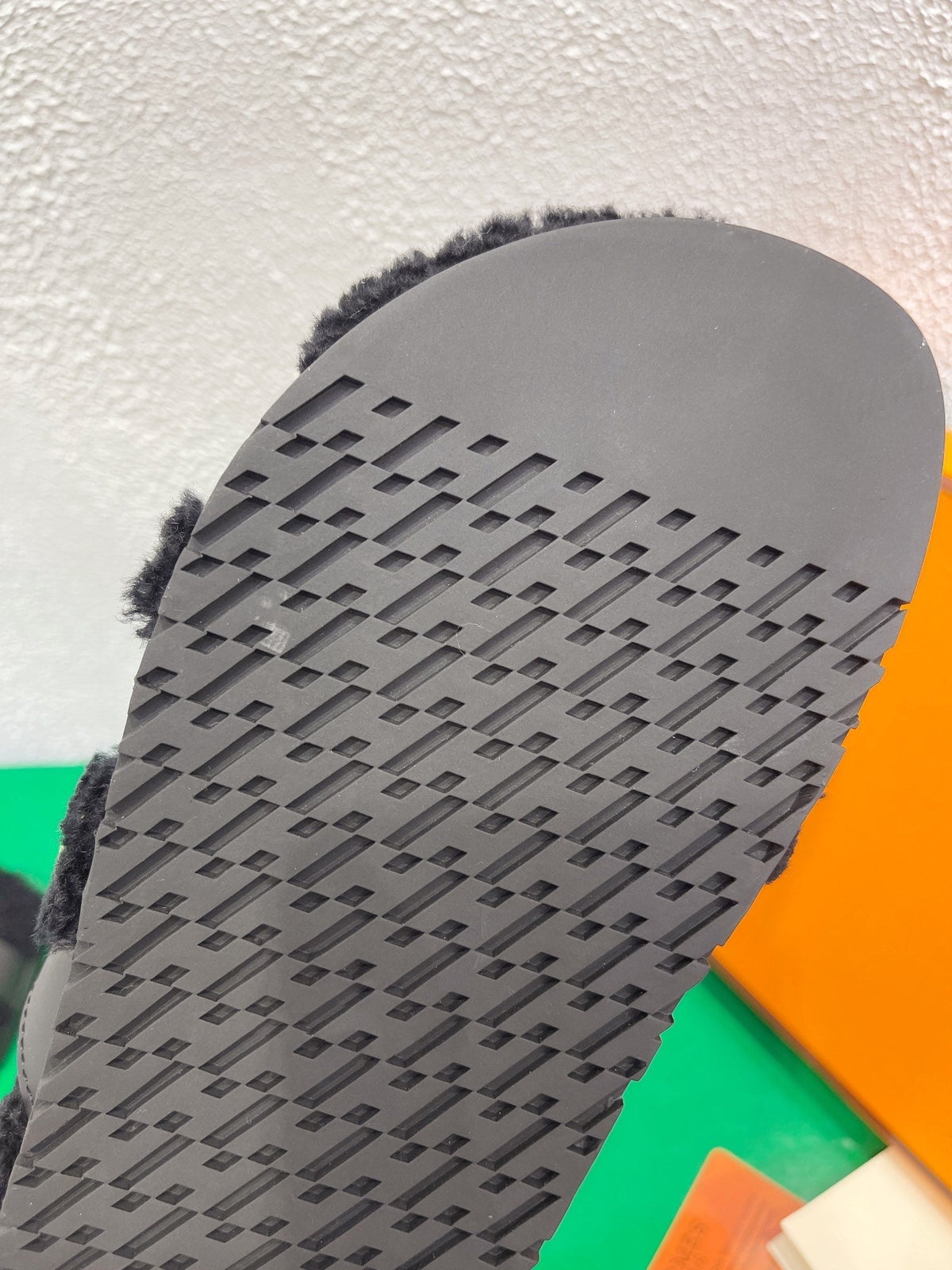 Chypre Sandal Black shearling insole Black goatskin lining